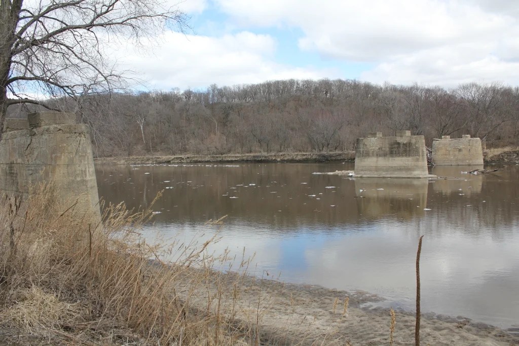 Moingona Railroad Bridge